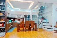 Bán nhà giải phóng 42m2 5 tầng mt 4m nhà đẹp về ở ngay.