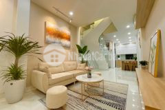 Ôi rôi ơi hô tung mâu, nha 2 măt thoang 45m2, 5t, oto 10m, full nôi thât