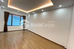 Nhà mới có vị trí siêu đẹp tại hoàng quốc việt chỉ 4 tỷ, có chỗ đỗ oto, gần hồ