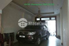 Bán nhà ngõ ô tô định công 60 m2, ở luôn, giá chỉ 7,2 tỷ.