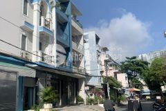 Ban nha măt tiên kinh doanh đương sô tân quy, quân 7, 4 lâu, dt 3,5x13m, chi nhinh 8 ty