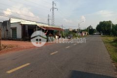 Hôm nay tấn, giới thiệu đến anh chị một lô đất, ngang 22m và thích hợp xây nhà làm vườn nghỉ dưỡng.