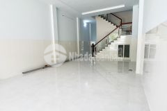 Cho thuê nhà mặt tiền nguyên căn đường nguyễn văn cừ, giá thuê 18 triệu với diện tích 100m2.