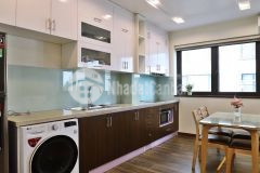 Cho thuê nhà mp phạm hồng thái, 50m2 x 4.5 tầng, mt 4.5m, thông sàn, thang máy, giá 35 triệu