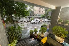 Bán tòa nhà apartment phố trịnh công sơn 200m2 8 tầng doanh thu cho thuê 280trtháng giá 99 tỷ