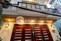 Bán nhà đẹp trung kính,yên hòa,2 thoáng,43m,5t,4.2m giá chỉ 4.9 tỷ lh hải cg 0966866250