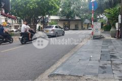 Cần bán nhà mp hoàng ngân, gần ngã tư mp nguyễn thị định giá 21.7 tỷ