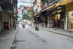 Nhỉnh 7 tỷ có ngay nhà mặt phố kinh doanh vô đối, vỉa hè rộng, hộ khẩu hbt.