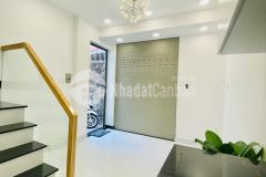 Bán nhà sát hxt p11 lê quang định quận bình thạnh nhĩnh 2 tỷ