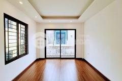 Bán nhà đường ngọc hồi, dt 32m 5 tầng, mặt tiền 4 m, 2,4 tỷ.