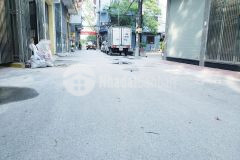 Ô tô đỗ cổng liên ninh thanh trì.