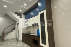 Hót bán nhà bồ đề nhà mới ở luôn dt 44m x5t,ngõ thông giá hơn 4 tỷ xíu. lh 0396931899.