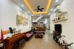 Bán nhà ngã tư sở, 52m2, 5t, mt 4.2m, ô tô, lô góc, giá 6.8 tỷ, 0925088355.