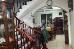 Bán nhà cầu giấy mặt ngõ thông ba gác tránh 20m oto dừng đỗ 47m2 giá 4,8tỷ.