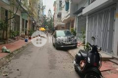 Bán nhà, tựu liệt ô tô tải tránh, 80 m2, 5 tầng, mặt tiền 6.5m,10.5 tỷ.