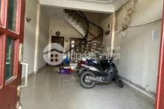 Mặt ngõ gần phố, đường ô tô, kinh doanh phố láng hạ, đống đa. 0911554873.