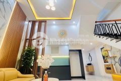 Bán gấp nhà đẹp 3 tầng mặt tiền sơn trà cách công viên biển đông 100m, gía chỉ 5,x tỷ