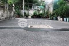 Nhà hẻm xe tải trượt băng,ngay chợ giá chỉ 60trm2 nhà to nhất xóm.