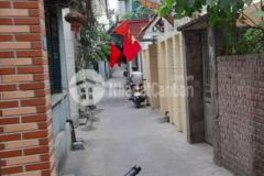 Cần bán đất lô góc ngọc thụy 72m2, ô tô đỗ gần giá 4.4 tỷ.