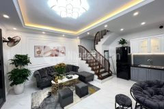 Bán nhà ngõ 298 ngọc hồi nhà đẹp ở luôn chủ tặng toàn bộ nội thất. 42m 5 tầng, 3,1 tỷ.lh 0981837780