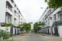 Bán nhà 3 lầu mới xây mặt tiền khu dân cư tên lửa quận bình tân giá 10,2 tỷ