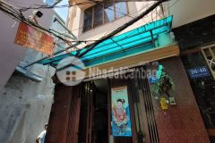 Chính chủ cần bán nhanh nhà hẻm q1 3 lầu 70m2 5 tỷ 2 shr