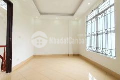 Gia đình bán gấp căn nhà đông thiên hoàng mai.