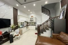 Bán nhà ngõ 68 nguyễn văn linh thạch bàn, để lại nội thất.