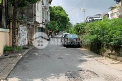 Bán nhà phố âu cơ 1 nhà ra mặt phố dt 65m2 3 tầng mt6m gía 5.5 tỷ