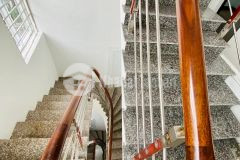 Bán nhà lô góc nguyễn sơn long biên nhỉnh 5 tỷ.