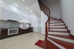 Nhà mới lung linh nguyễn khánh toàn cầu giấy, ngõ ba gác, diện tích rộng, giá chỉ 4.6 tỷ.