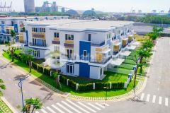 Cần bán gấp nhà phố căn góc có sân vườn khang điền 1 trệt 2 lầu, có sân vườn. lh 0902946978 em vinh