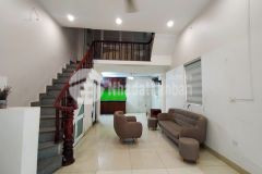 Bán nhà thạch bàn, long biên, 3t dt 43m2, mt 4,45m nhỉnh 4 tỷ, lô góc cực hiếm