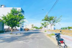 Hàng kín megacity kontum, lô góc mặt tiền đường hùng vương giá 650tr180m2, sẵn sổ, chỉ có tại đây