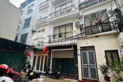 Bán nhà ngọc thụy, oto tránh,vào nhà được,an ninh tốt dân trí cao