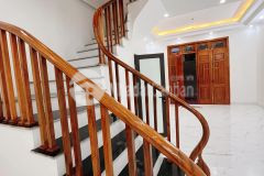 Bán nhà bồ đề ngõ thông ô tô dân xây 56m2 5.1 tỷ