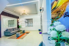 Nhà mới hoàng quốc việt cầu giấy, ngõ ba gác, dt 37m2 giá 4.1 tỷ.