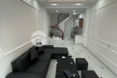 Phố cổ linh, long biên, nhỉnh 3 tỷ nhà mới, đẹp 5 tầng cách ô tô 10 mét