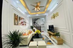 Bán nhanh nhà hoàng hoa thám, 15m ra ô tô, ngõ thông, 34m2, 5 tầng, giá chỉ 4.8 tỷ.