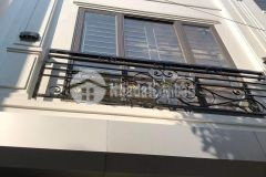 Bán nhà 4 tầng đông dư, đường nhựa ôtô thông kd nhỏ lô góc.