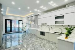 Nhỉnh 6 tỷ, phố thượng đình, 44m2, 5 tầng, mt 4m, ô tô, lô góc.