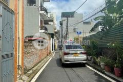 Nhà long biên 5 tầng mới tinh ô tô đỗ sát nhà duy nhất 2 căn.