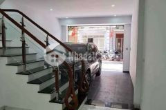 Cần bán nhà riêng ngõ ô tô 7 chỗ chạy qua nhà,dt38m 5 tầng. giá 6.5 tỷ