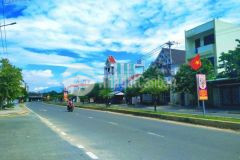 Megacity kontum 2 lô kín mt hùng vương làm kinh doanh, cafe, hotel rẻ hơn thị trường 130 tr180m2