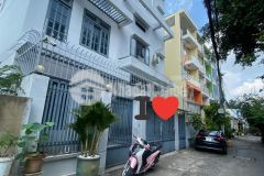 Cần bán gấp nhà hẻm xe hơi thống nhất diện tích khủng sổ vuông không lộ giới sát mặt tiền