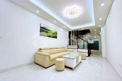 Nhà phân lô ô tô đỗ cửa, quân đội, trục đường ngọc hồi 42m2 4 tầng giá 2,9 tỷ.