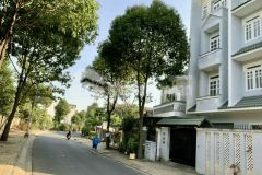 Bán đất sổ hồng riêng q.9thủ đứcvị trí vip quận 9 mặt tiền đường nhựa lớn có lề đường rộng