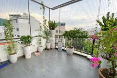 Bán nhà thái hà, dt 40m2 x 5 tầng, gần phố, lô góc, nhỉnh 4 tỷ. lh0364029861