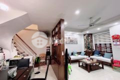 Bán gấp nhà phố hoàng hoa thám, ba đình 42mx5t, mặt tiền 5m. chỉ 5tỷ