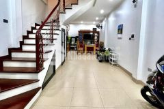 Bán nhà xuân thủy, ngõ rộng, thoáng, 40m2 x 4 tầng, giá 4.3 tỷ